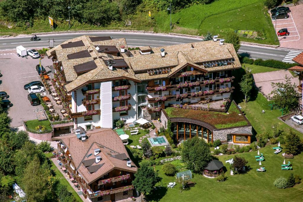 Hotel Gran Paradis — Campitello di Fassa