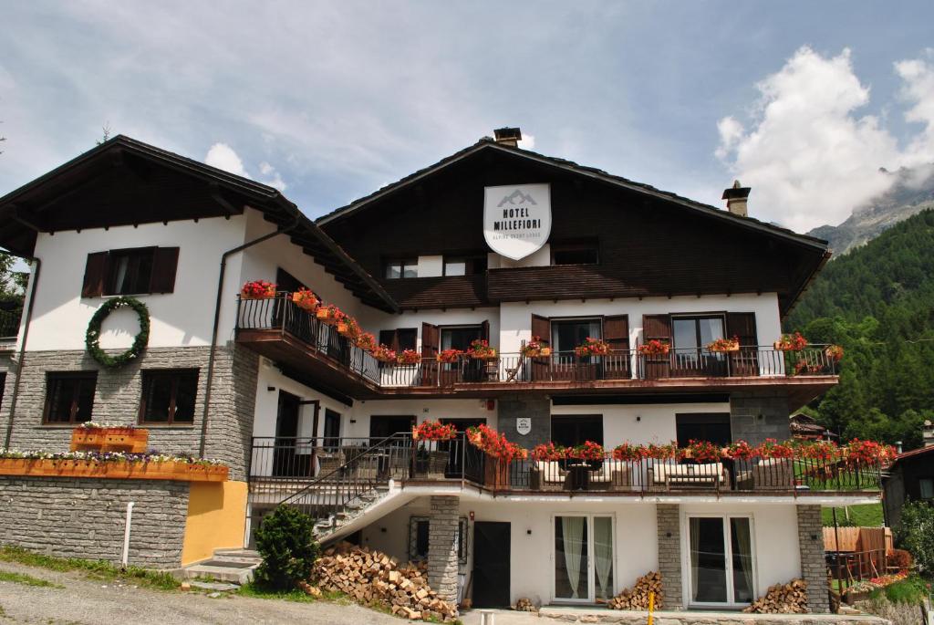 Hotell Millefiori- Alpine Event Lodge â Valtournenche