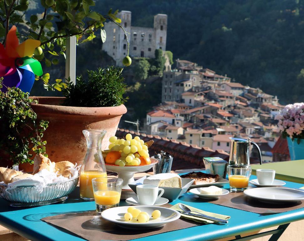 Talking Stones — Dolceacqua