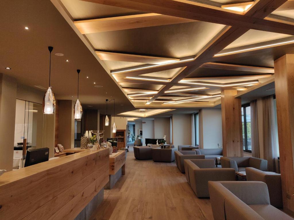 Hotel Ambassador — Levico Terme
