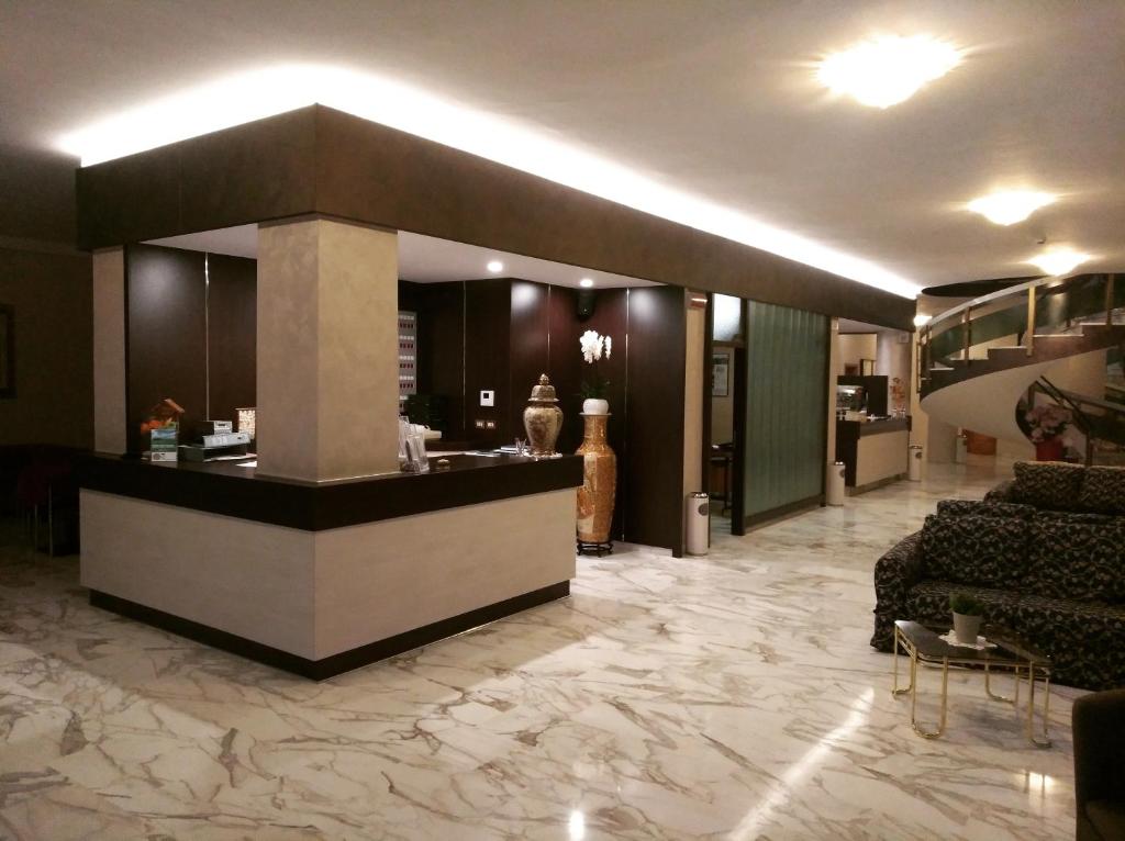 Hotel Reali — Chianciano Terme