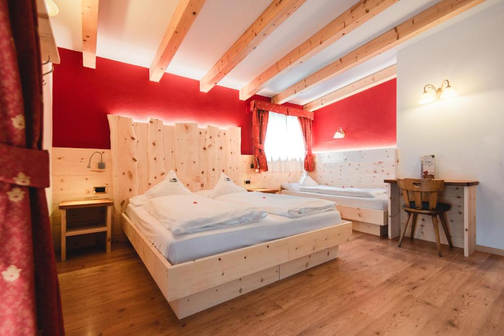 Hotel Zirmes — Moena