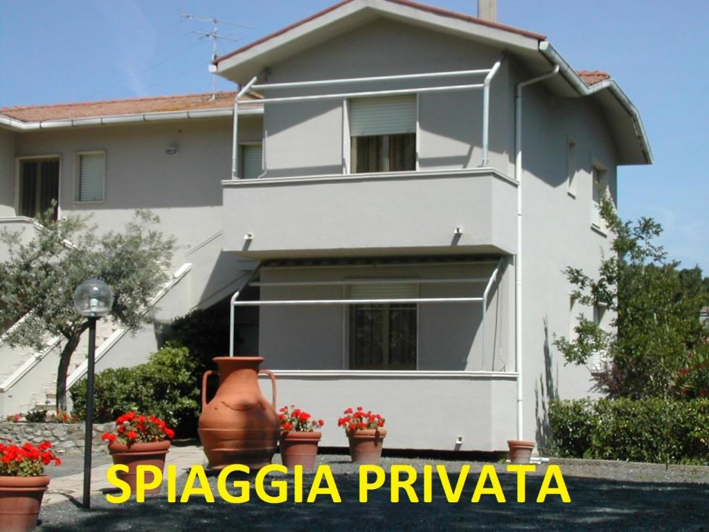 Affittacamere FloraMare — Marina di Bibbona