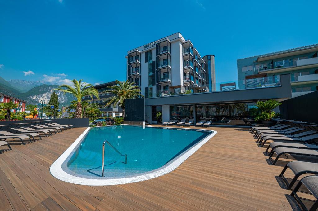 Lake Front Hotel Mirage — Riva del Garda