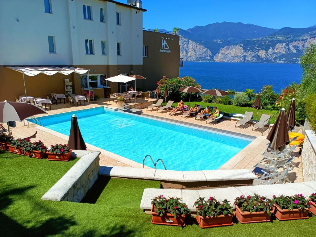 Hotel Antonella — Malcesine