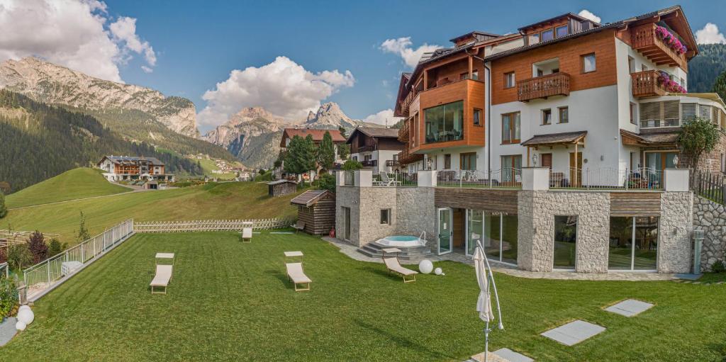 Hotel Chalet Dlaces — Selva di Val Gardena