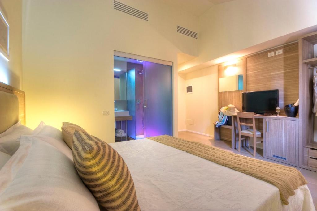 Palazzo Ruschioni Boutique Hotel — Camerano