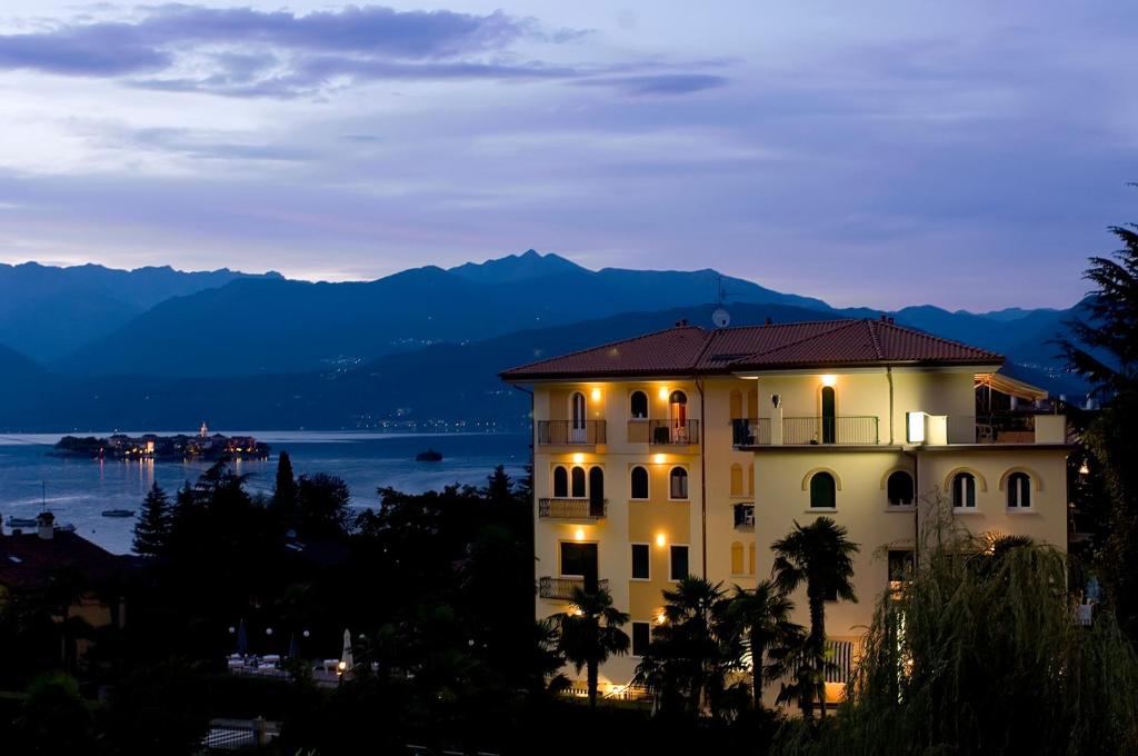 Hotel Flora — Stresa