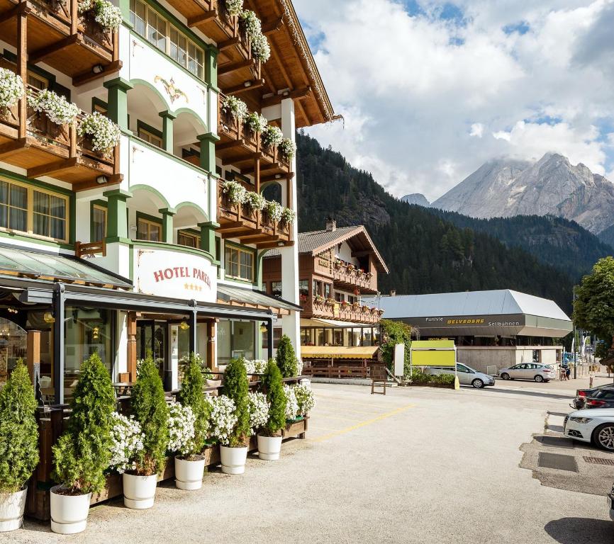 Hotel Pareda — Canazei
