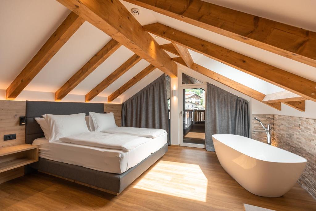 Am Brunnen Apartments — Naz-Sciaves