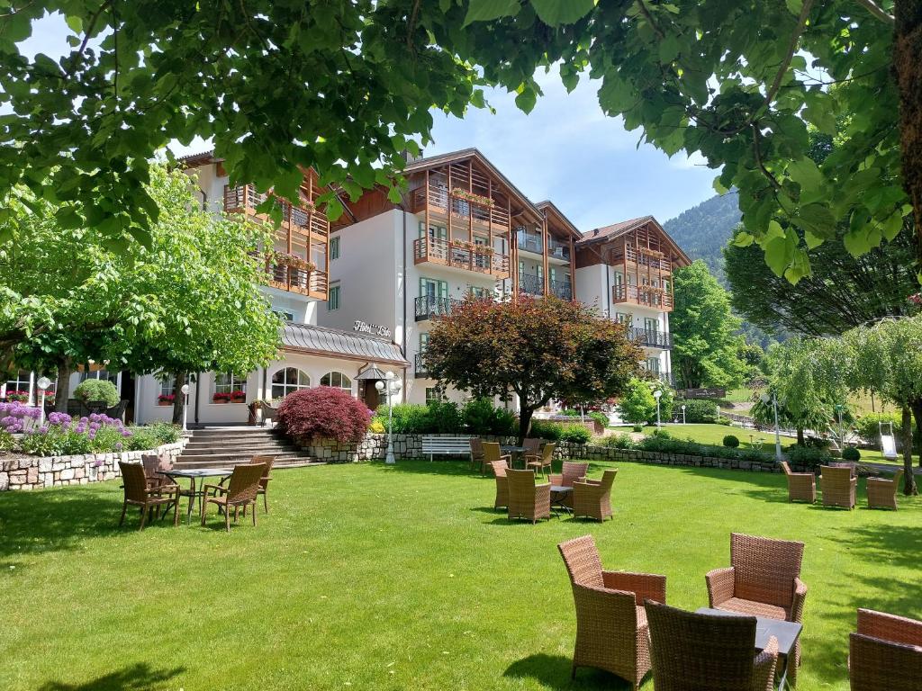 Hotel Lido – slow & natural living — Molveno
