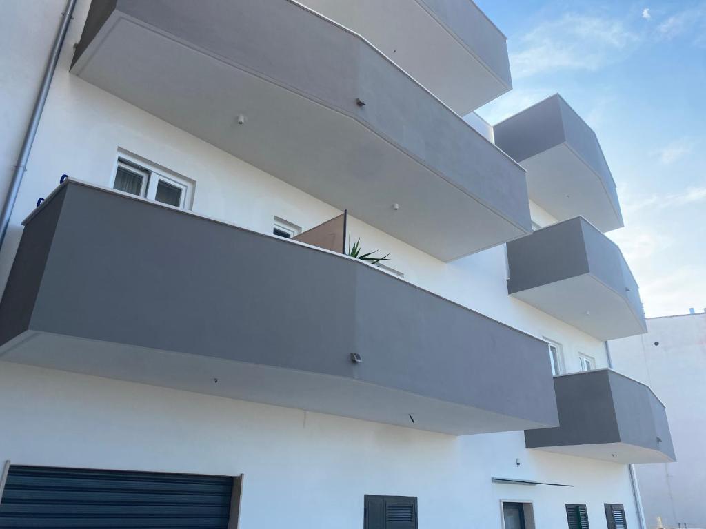 VIESTEROOMS — Vieste