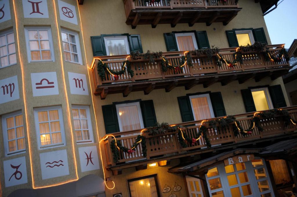 Hotel Centrale — Peio