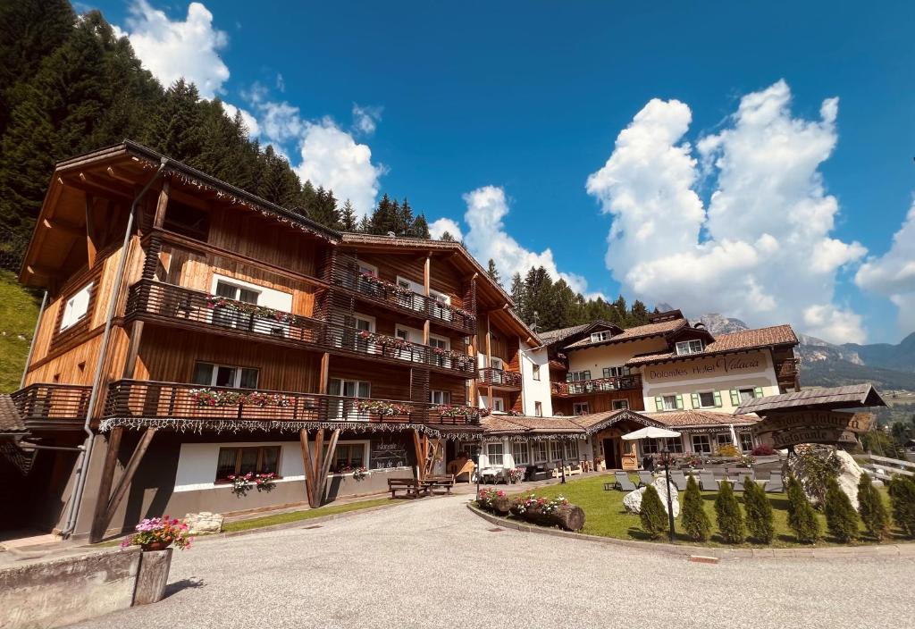 Hotel Valacia — Pozza di Fassa