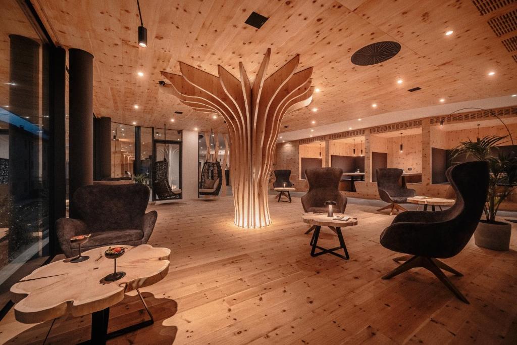 Cristallo Sport & Wellness Hotel — Levico Terme