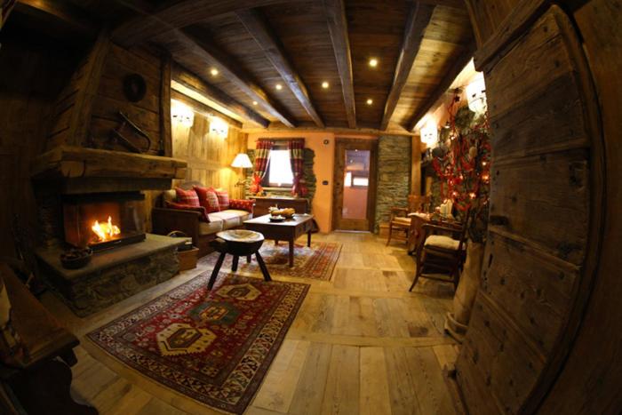 La Luge D’Antan Maison d’HĂ´tes & SPA â Brusson